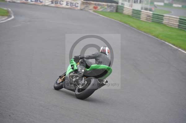 Mallory park Leicestershire;Mallory park photographs;Motorcycle action photographs;event digital images;eventdigitalimages;mallory park;no limits trackday;peter wileman photography;trackday;trackday digital images;trackday photos
