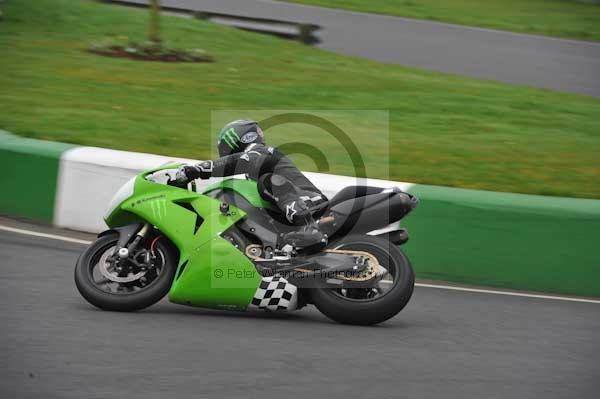 Mallory park Leicestershire;Mallory park photographs;Motorcycle action photographs;event digital images;eventdigitalimages;mallory park;no limits trackday;peter wileman photography;trackday;trackday digital images;trackday photos