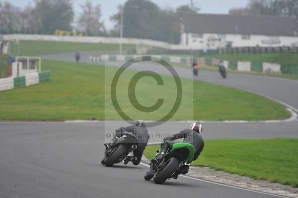 Mallory park Leicestershire;Mallory park photographs;Motorcycle action photographs;event digital images;eventdigitalimages;mallory park;no limits trackday;peter wileman photography;trackday;trackday digital images;trackday photos