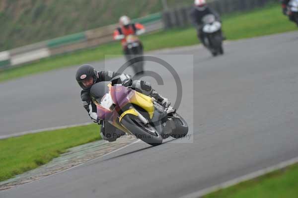 Mallory park Leicestershire;Mallory park photographs;Motorcycle action photographs;event digital images;eventdigitalimages;mallory park;no limits trackday;peter wileman photography;trackday;trackday digital images;trackday photos