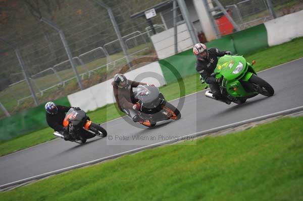 Mallory park Leicestershire;Mallory park photographs;Motorcycle action photographs;event digital images;eventdigitalimages;mallory park;no limits trackday;peter wileman photography;trackday;trackday digital images;trackday photos
