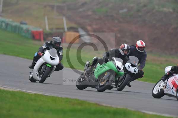 Mallory park Leicestershire;Mallory park photographs;Motorcycle action photographs;event digital images;eventdigitalimages;mallory park;no limits trackday;peter wileman photography;trackday;trackday digital images;trackday photos