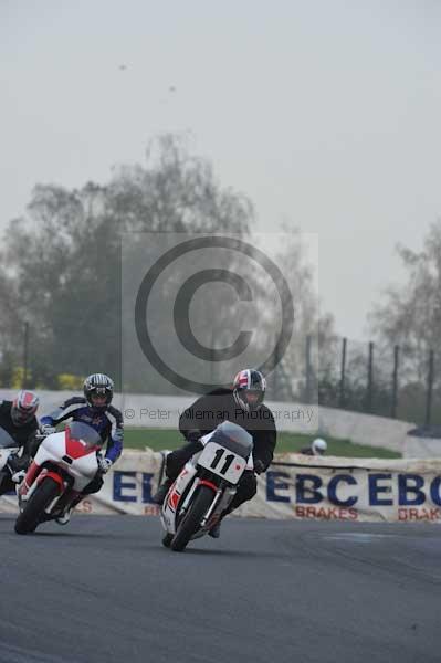 Mallory park Leicestershire;Mallory park photographs;Motorcycle action photographs;event digital images;eventdigitalimages;mallory park;no limits trackday;peter wileman photography;trackday;trackday digital images;trackday photos
