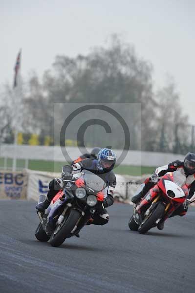 Mallory park Leicestershire;Mallory park photographs;Motorcycle action photographs;event digital images;eventdigitalimages;mallory park;no limits trackday;peter wileman photography;trackday;trackday digital images;trackday photos