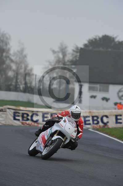 Mallory park Leicestershire;Mallory park photographs;Motorcycle action photographs;event digital images;eventdigitalimages;mallory park;no limits trackday;peter wileman photography;trackday;trackday digital images;trackday photos