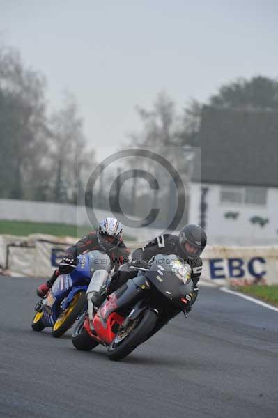 Mallory park Leicestershire;Mallory park photographs;Motorcycle action photographs;event digital images;eventdigitalimages;mallory park;no limits trackday;peter wileman photography;trackday;trackday digital images;trackday photos