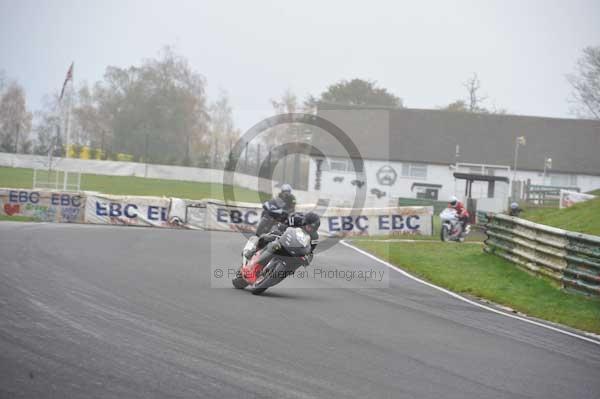 Mallory park Leicestershire;Mallory park photographs;Motorcycle action photographs;event digital images;eventdigitalimages;mallory park;no limits trackday;peter wileman photography;trackday;trackday digital images;trackday photos