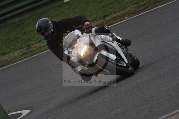 Mallory park Leicestershire;Mallory park photographs;Motorcycle action photographs;event digital images;eventdigitalimages;mallory park;no limits trackday;peter wileman photography;trackday;trackday digital images;trackday photos
