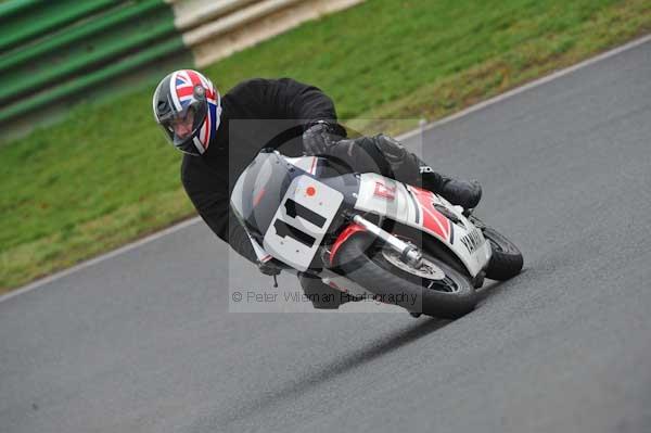 Mallory park Leicestershire;Mallory park photographs;Motorcycle action photographs;event digital images;eventdigitalimages;mallory park;no limits trackday;peter wileman photography;trackday;trackday digital images;trackday photos