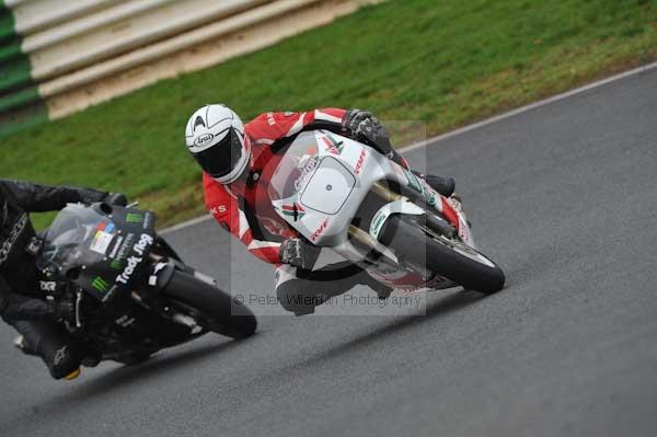 Mallory park Leicestershire;Mallory park photographs;Motorcycle action photographs;event digital images;eventdigitalimages;mallory park;no limits trackday;peter wileman photography;trackday;trackday digital images;trackday photos