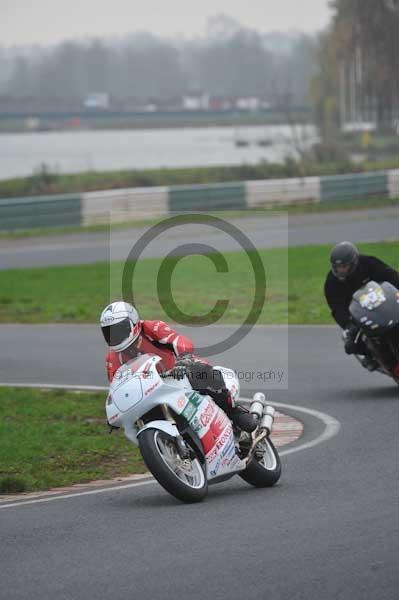 Mallory park Leicestershire;Mallory park photographs;Motorcycle action photographs;event digital images;eventdigitalimages;mallory park;no limits trackday;peter wileman photography;trackday;trackday digital images;trackday photos