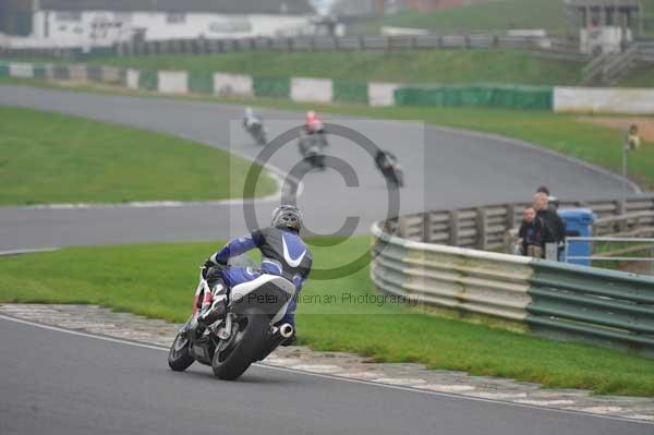 Mallory park Leicestershire;Mallory park photographs;Motorcycle action photographs;event digital images;eventdigitalimages;mallory park;no limits trackday;peter wileman photography;trackday;trackday digital images;trackday photos