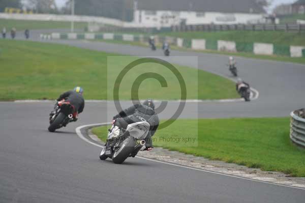 Mallory park Leicestershire;Mallory park photographs;Motorcycle action photographs;event digital images;eventdigitalimages;mallory park;no limits trackday;peter wileman photography;trackday;trackday digital images;trackday photos