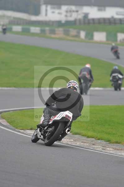 Mallory park Leicestershire;Mallory park photographs;Motorcycle action photographs;event digital images;eventdigitalimages;mallory park;no limits trackday;peter wileman photography;trackday;trackday digital images;trackday photos