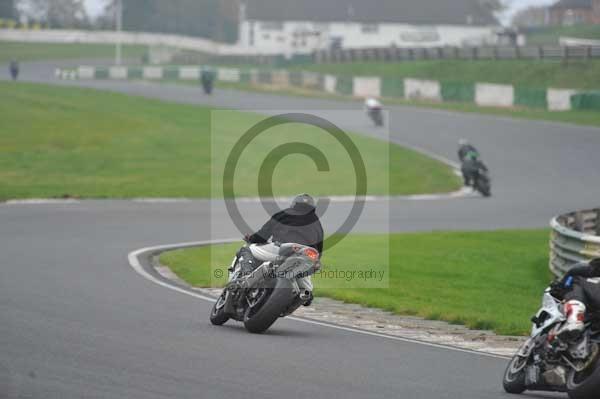 Mallory park Leicestershire;Mallory park photographs;Motorcycle action photographs;event digital images;eventdigitalimages;mallory park;no limits trackday;peter wileman photography;trackday;trackday digital images;trackday photos
