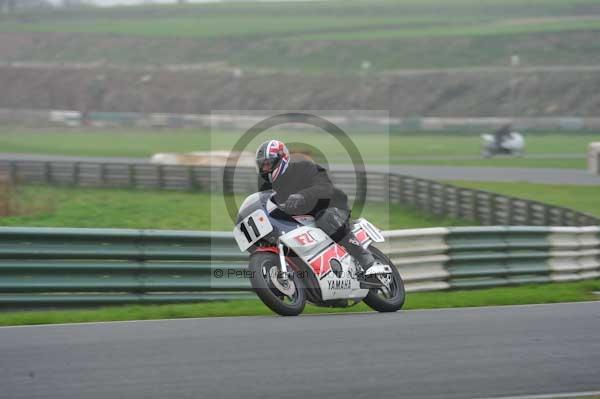 Mallory park Leicestershire;Mallory park photographs;Motorcycle action photographs;event digital images;eventdigitalimages;mallory park;no limits trackday;peter wileman photography;trackday;trackday digital images;trackday photos