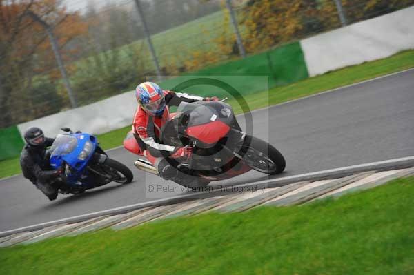 Mallory park Leicestershire;Mallory park photographs;Motorcycle action photographs;event digital images;eventdigitalimages;mallory park;no limits trackday;peter wileman photography;trackday;trackday digital images;trackday photos