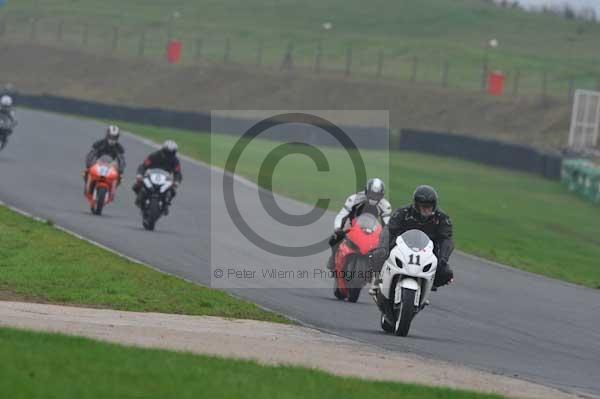 Mallory park Leicestershire;Mallory park photographs;Motorcycle action photographs;event digital images;eventdigitalimages;mallory park;no limits trackday;peter wileman photography;trackday;trackday digital images;trackday photos