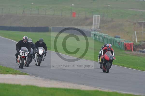 Mallory park Leicestershire;Mallory park photographs;Motorcycle action photographs;event digital images;eventdigitalimages;mallory park;no limits trackday;peter wileman photography;trackday;trackday digital images;trackday photos