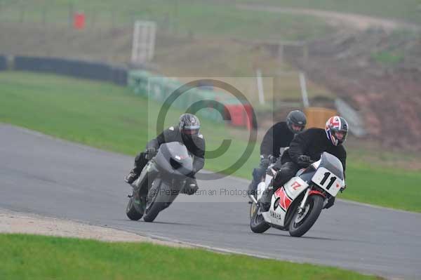 Mallory park Leicestershire;Mallory park photographs;Motorcycle action photographs;event digital images;eventdigitalimages;mallory park;no limits trackday;peter wileman photography;trackday;trackday digital images;trackday photos