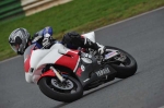Mallory-park-Leicestershire;Mallory-park-photographs;Motorcycle-action-photographs;event-digital-images;eventdigitalimages;mallory-park;no-limits-trackday;peter-wileman-photography;trackday;trackday-digital-images;trackday-photos