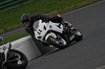 Mallory-park-Leicestershire;Mallory-park-photographs;Motorcycle-action-photographs;event-digital-images;eventdigitalimages;mallory-park;no-limits-trackday;peter-wileman-photography;trackday;trackday-digital-images;trackday-photos