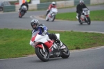 Mallory-park-Leicestershire;Mallory-park-photographs;Motorcycle-action-photographs;event-digital-images;eventdigitalimages;mallory-park;no-limits-trackday;peter-wileman-photography;trackday;trackday-digital-images;trackday-photos