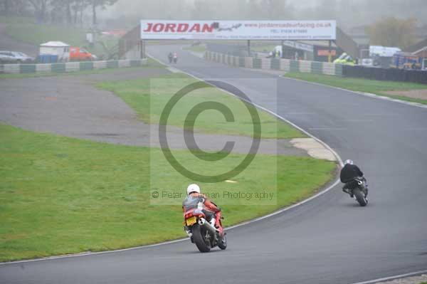 Mallory park Leicestershire;Mallory park photographs;Motorcycle action photographs;event digital images;eventdigitalimages;mallory park;no limits trackday;peter wileman photography;trackday;trackday digital images;trackday photos