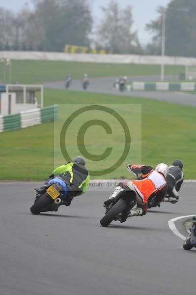 Mallory park Leicestershire;Mallory park photographs;Motorcycle action photographs;event digital images;eventdigitalimages;mallory park;no limits trackday;peter wileman photography;trackday;trackday digital images;trackday photos