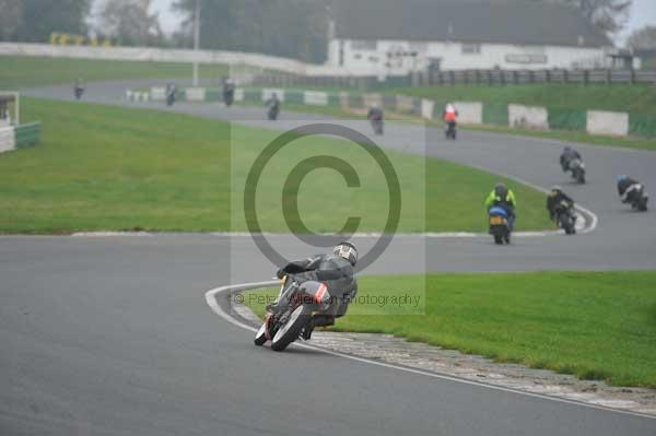 Mallory park Leicestershire;Mallory park photographs;Motorcycle action photographs;event digital images;eventdigitalimages;mallory park;no limits trackday;peter wileman photography;trackday;trackday digital images;trackday photos