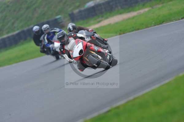 Mallory park Leicestershire;Mallory park photographs;Motorcycle action photographs;event digital images;eventdigitalimages;mallory park;no limits trackday;peter wileman photography;trackday;trackday digital images;trackday photos