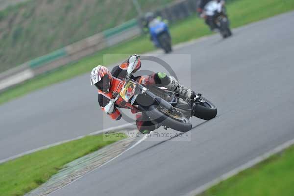 Mallory park Leicestershire;Mallory park photographs;Motorcycle action photographs;event digital images;eventdigitalimages;mallory park;no limits trackday;peter wileman photography;trackday;trackday digital images;trackday photos