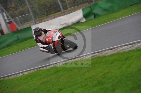 Mallory park Leicestershire;Mallory park photographs;Motorcycle action photographs;event digital images;eventdigitalimages;mallory park;no limits trackday;peter wileman photography;trackday;trackday digital images;trackday photos