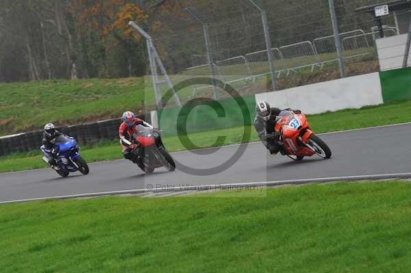 Mallory park Leicestershire;Mallory park photographs;Motorcycle action photographs;event digital images;eventdigitalimages;mallory park;no limits trackday;peter wileman photography;trackday;trackday digital images;trackday photos