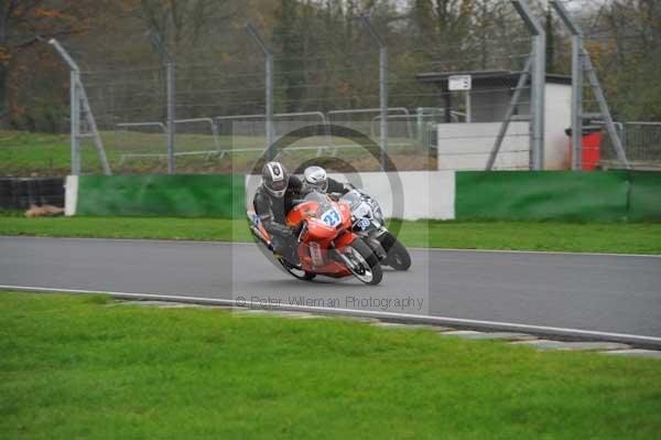 Mallory park Leicestershire;Mallory park photographs;Motorcycle action photographs;event digital images;eventdigitalimages;mallory park;no limits trackday;peter wileman photography;trackday;trackday digital images;trackday photos