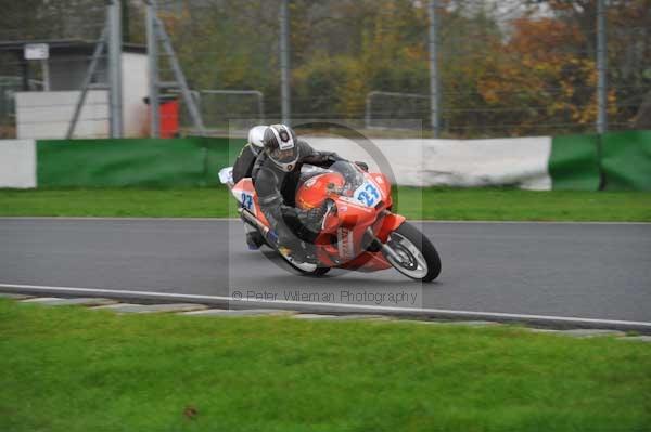 Mallory park Leicestershire;Mallory park photographs;Motorcycle action photographs;event digital images;eventdigitalimages;mallory park;no limits trackday;peter wileman photography;trackday;trackday digital images;trackday photos