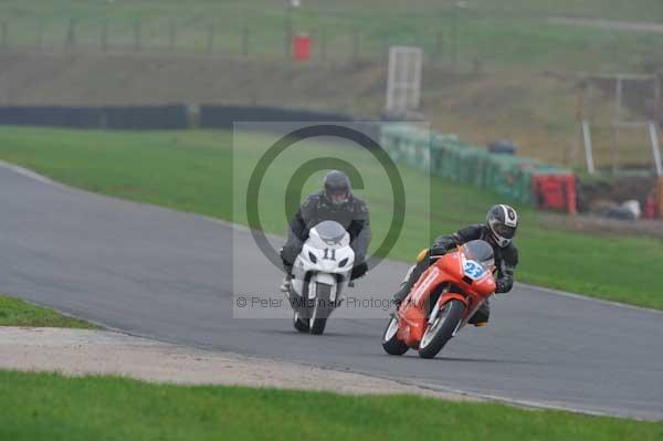 Mallory park Leicestershire;Mallory park photographs;Motorcycle action photographs;event digital images;eventdigitalimages;mallory park;no limits trackday;peter wileman photography;trackday;trackday digital images;trackday photos