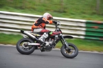 Mallory-park-Leicestershire;Mallory-park-photographs;Motorcycle-action-photographs;event-digital-images;eventdigitalimages;mallory-park;no-limits-trackday;peter-wileman-photography;trackday;trackday-digital-images;trackday-photos