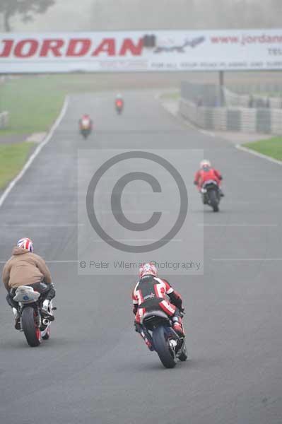 Mallory park Leicestershire;Mallory park photographs;Motorcycle action photographs;event digital images;eventdigitalimages;mallory park;no limits trackday;peter wileman photography;trackday;trackday digital images;trackday photos