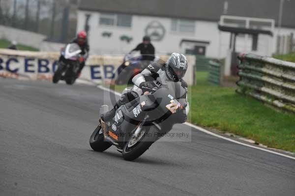Mallory park Leicestershire;Mallory park photographs;Motorcycle action photographs;event digital images;eventdigitalimages;mallory park;no limits trackday;peter wileman photography;trackday;trackday digital images;trackday photos
