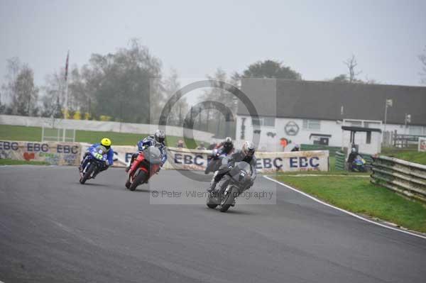 Mallory park Leicestershire;Mallory park photographs;Motorcycle action photographs;event digital images;eventdigitalimages;mallory park;no limits trackday;peter wileman photography;trackday;trackday digital images;trackday photos