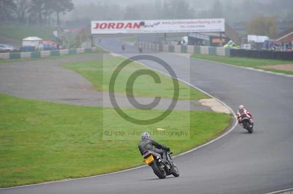 Mallory park Leicestershire;Mallory park photographs;Motorcycle action photographs;event digital images;eventdigitalimages;mallory park;no limits trackday;peter wileman photography;trackday;trackday digital images;trackday photos