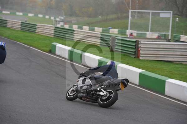 Mallory park Leicestershire;Mallory park photographs;Motorcycle action photographs;event digital images;eventdigitalimages;mallory park;no limits trackday;peter wileman photography;trackday;trackday digital images;trackday photos