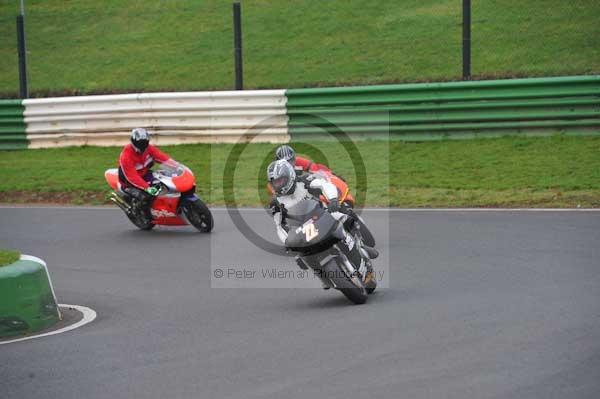 Mallory park Leicestershire;Mallory park photographs;Motorcycle action photographs;event digital images;eventdigitalimages;mallory park;no limits trackday;peter wileman photography;trackday;trackday digital images;trackday photos
