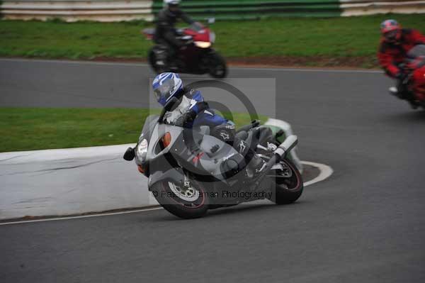 Mallory park Leicestershire;Mallory park photographs;Motorcycle action photographs;event digital images;eventdigitalimages;mallory park;no limits trackday;peter wileman photography;trackday;trackday digital images;trackday photos