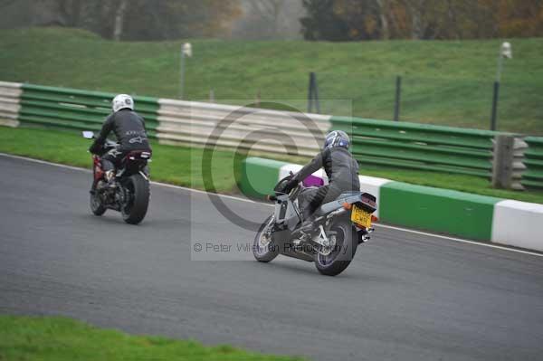 Mallory park Leicestershire;Mallory park photographs;Motorcycle action photographs;event digital images;eventdigitalimages;mallory park;no limits trackday;peter wileman photography;trackday;trackday digital images;trackday photos