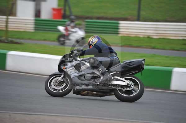 Mallory park Leicestershire;Mallory park photographs;Motorcycle action photographs;event digital images;eventdigitalimages;mallory park;no limits trackday;peter wileman photography;trackday;trackday digital images;trackday photos