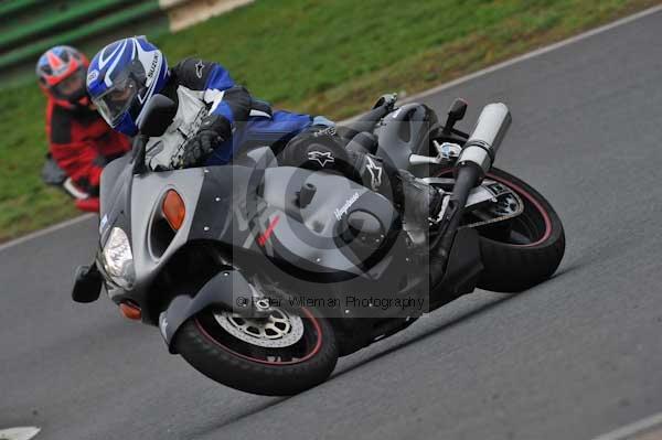 Mallory park Leicestershire;Mallory park photographs;Motorcycle action photographs;event digital images;eventdigitalimages;mallory park;no limits trackday;peter wileman photography;trackday;trackday digital images;trackday photos