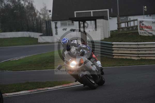 Mallory park Leicestershire;Mallory park photographs;Motorcycle action photographs;event digital images;eventdigitalimages;mallory park;no limits trackday;peter wileman photography;trackday;trackday digital images;trackday photos