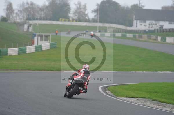 Mallory park Leicestershire;Mallory park photographs;Motorcycle action photographs;event digital images;eventdigitalimages;mallory park;no limits trackday;peter wileman photography;trackday;trackday digital images;trackday photos